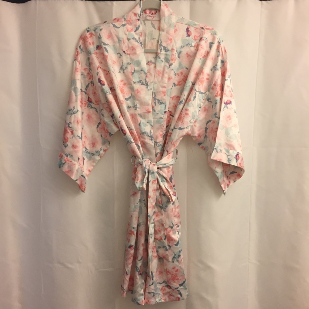 EUC ICING Floral Robe - Picture 2 of 8